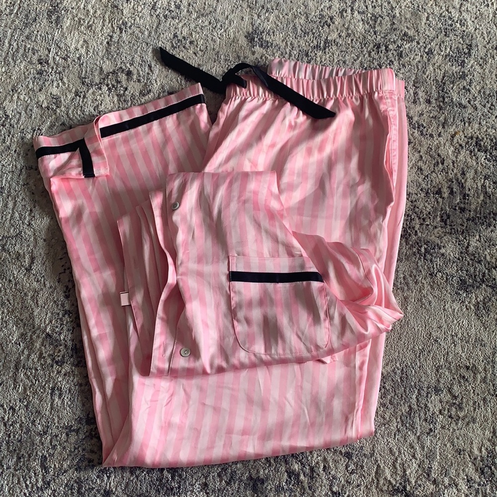 BRAND NEW Victoria secrets silk pajama set